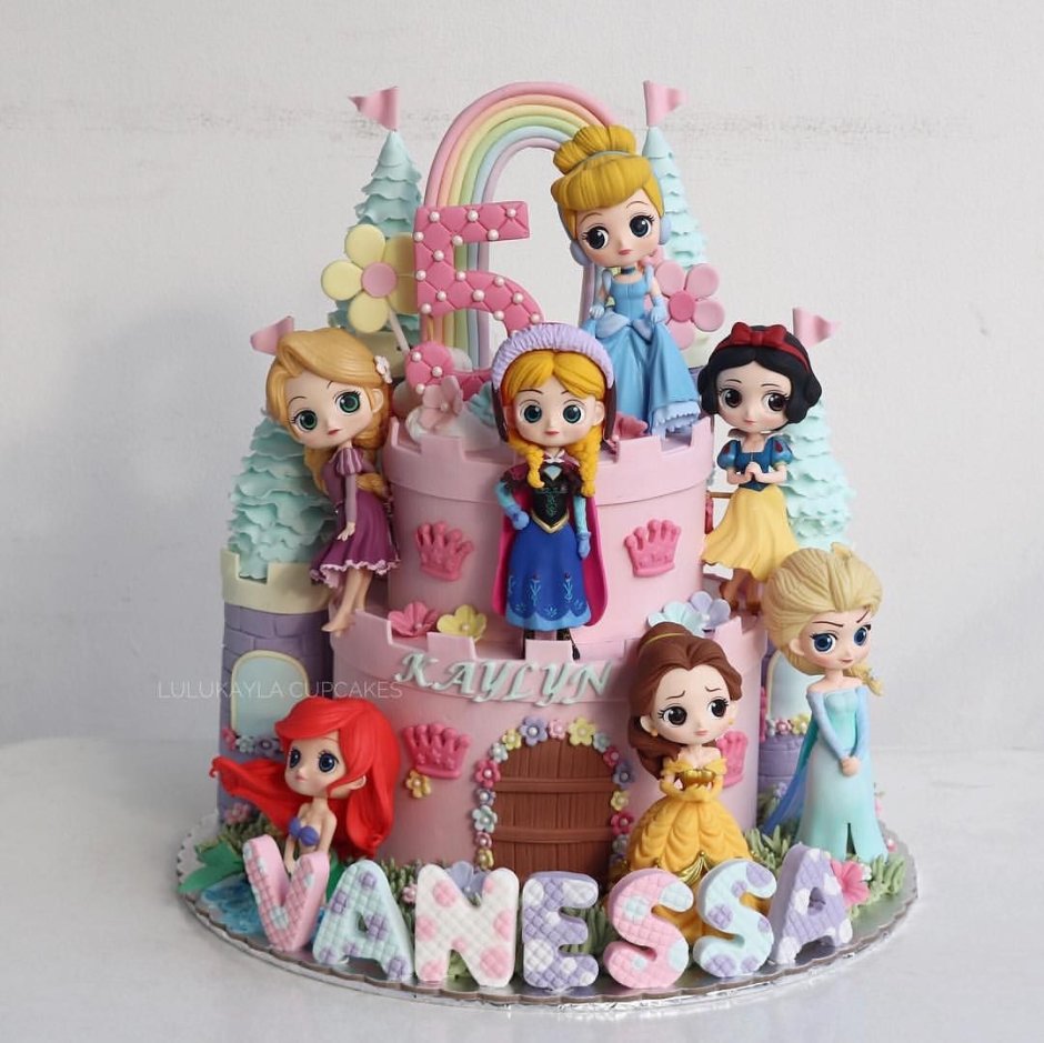 Торт для девочки из мультиков Диснеевских куклами