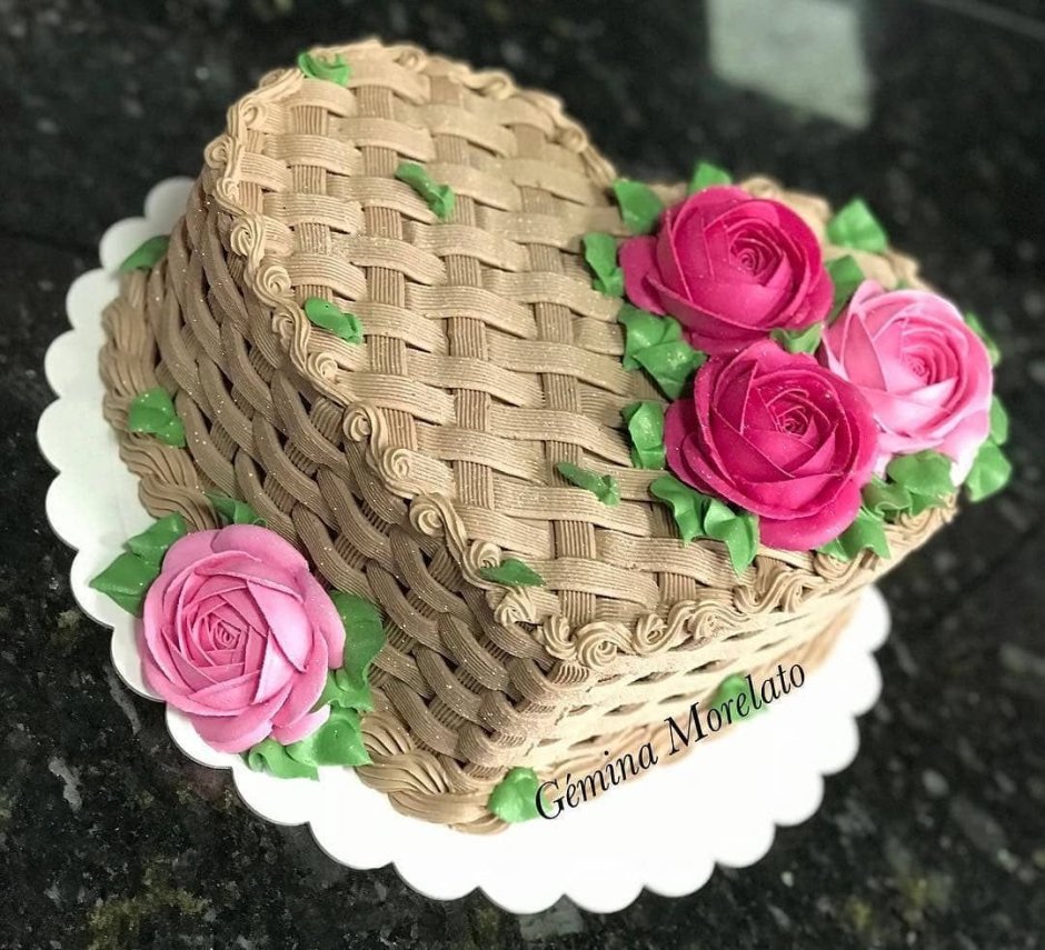 Торт в виде корзины цветов