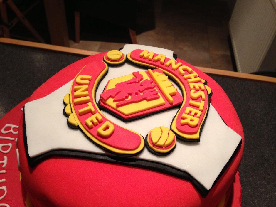 Торт Манчестер Юнайтед на день рождения