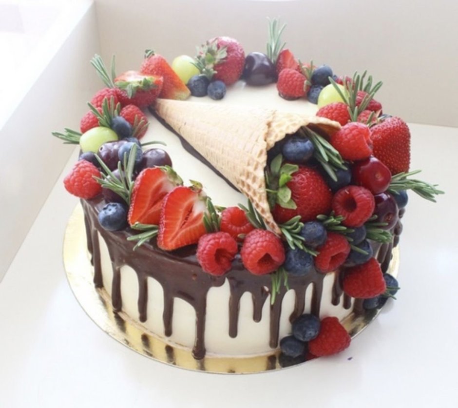 Торт для мамы с ягодами