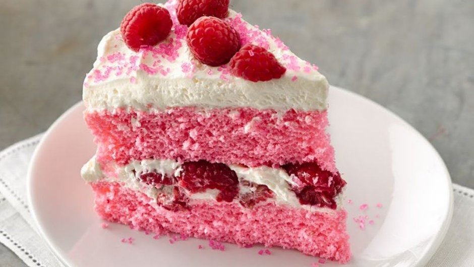 Торт с розовым бисквитом