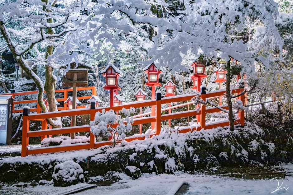 Синтоизм храмы в Японии зимой