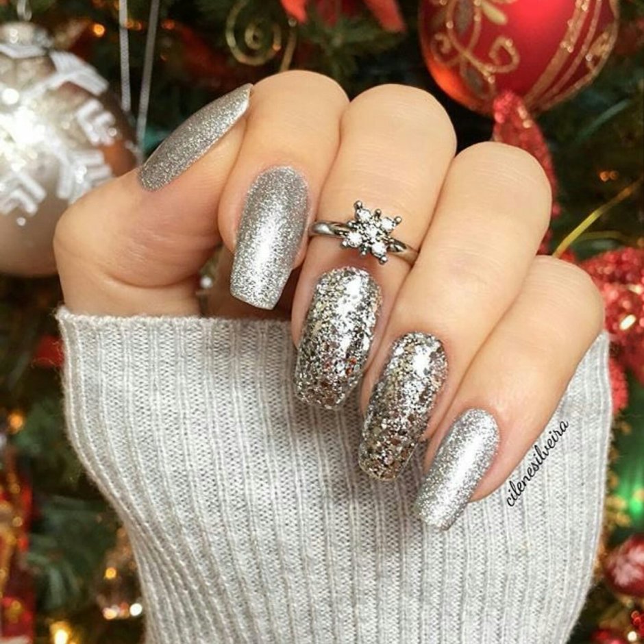 Новогодние ногти серебро