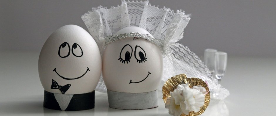 Яйца на свадьбу жених и невеста