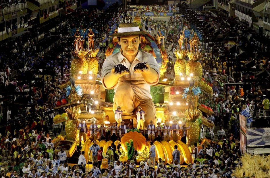 Бразильский карнавал в Рио-де-Жанейро