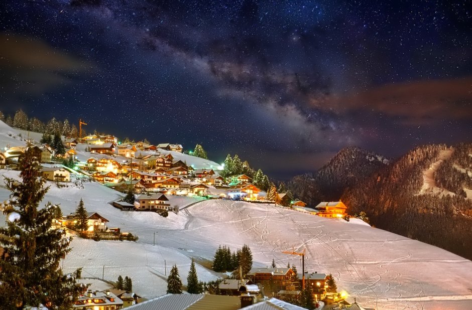 Горная деревня Швейцария зима ночь