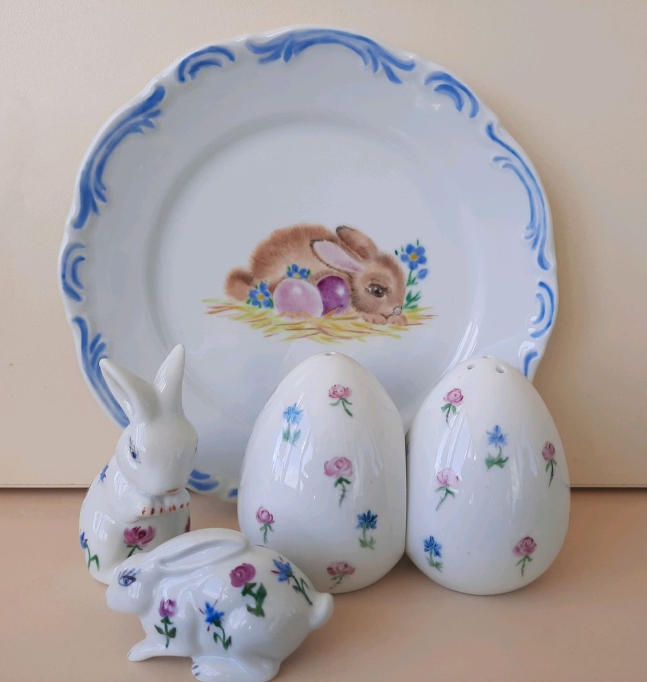 Пасхальные тарелки с зайцами