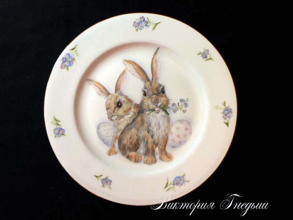 Пасхальная посуда с кроликами
