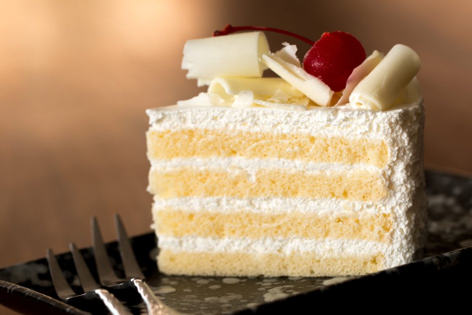 Кусок белого торта