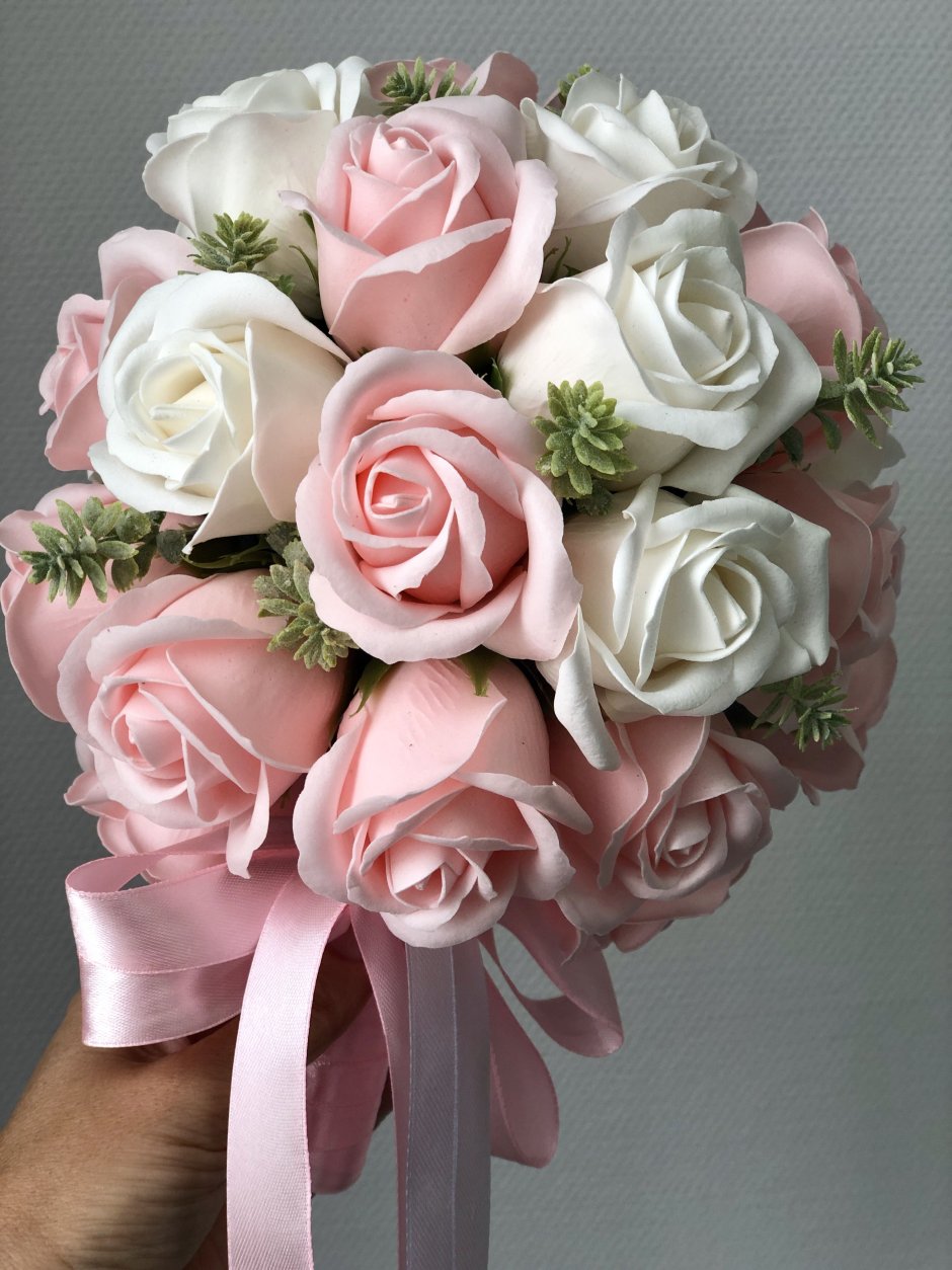 Свадебный букет из мыльных роз