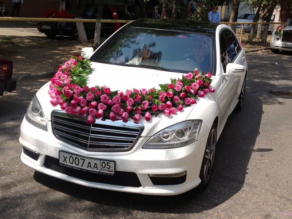 Машина с цветами свадьба