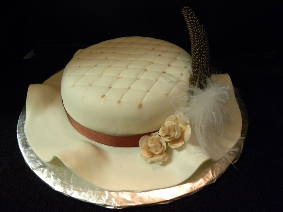 Украшение торта в виде шляпы