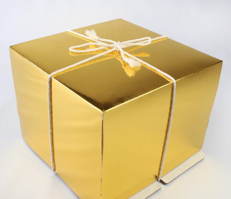Квадратная коробка для подарка