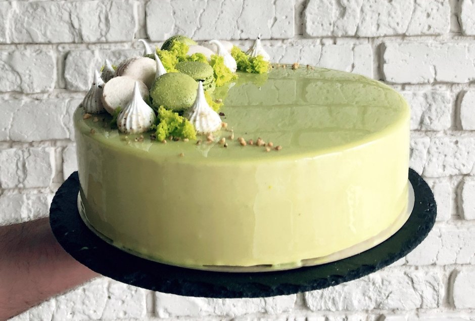 Ярко зеленый торт