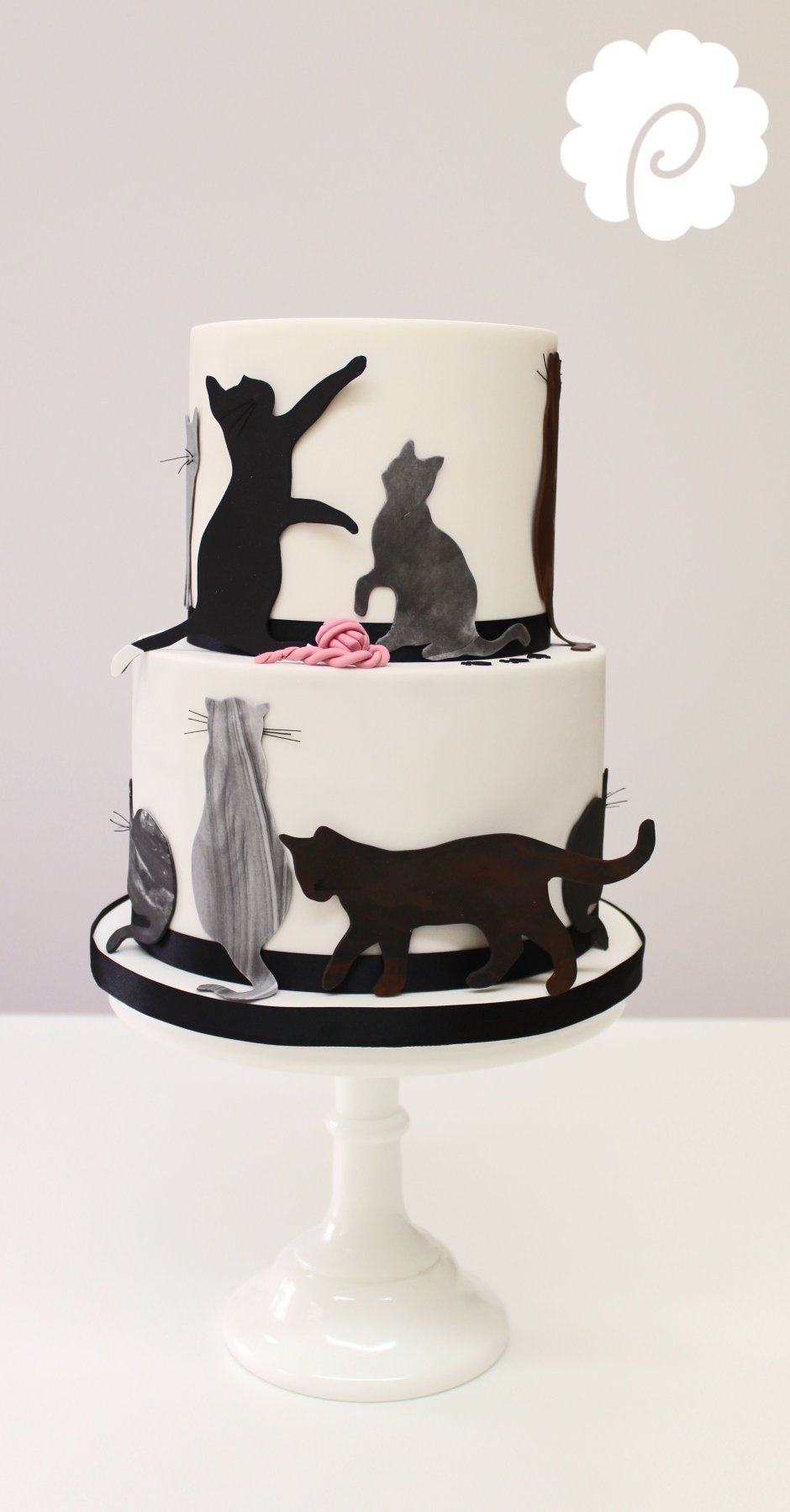 Торт с декором кошки