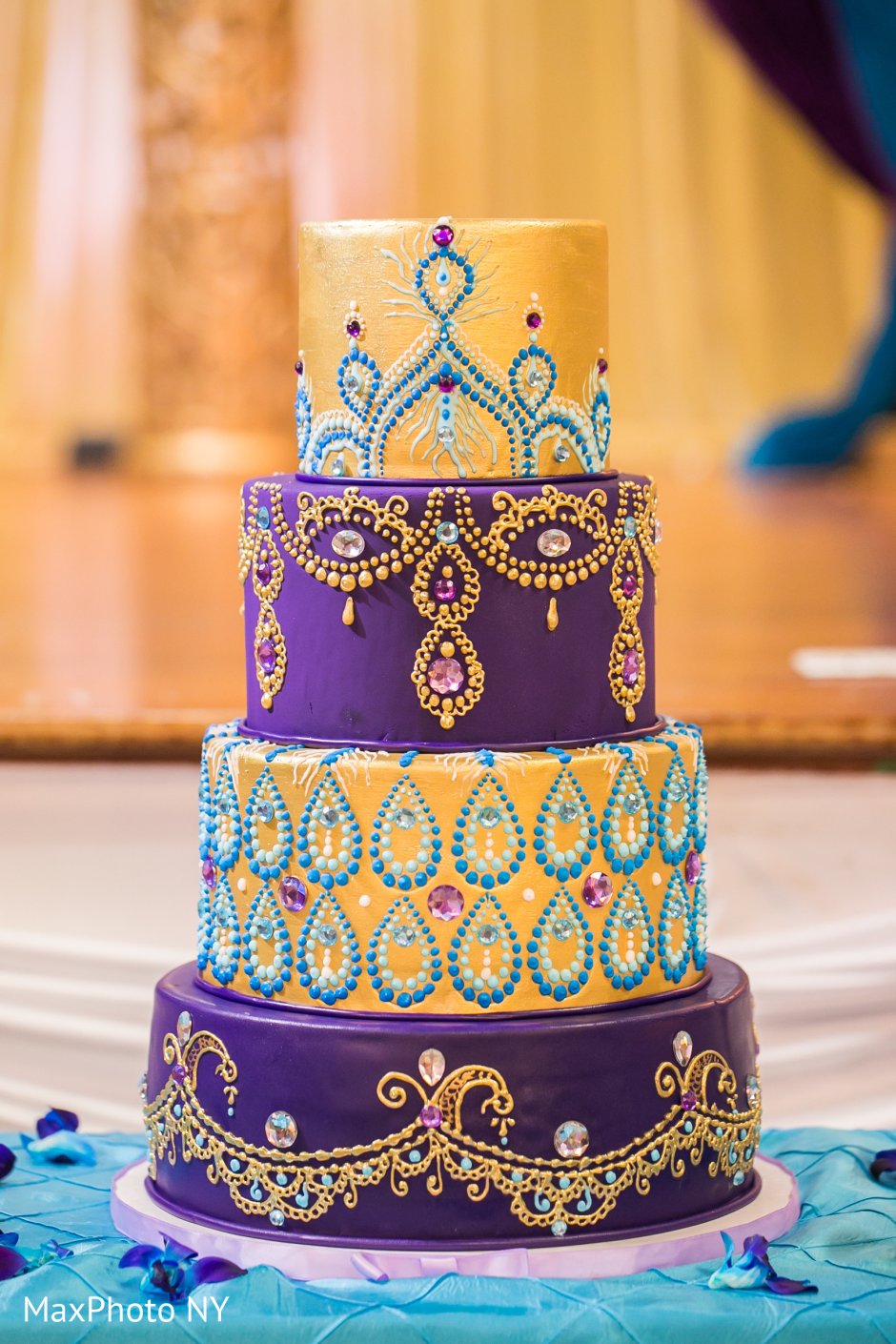 Свадебный торт кавказский