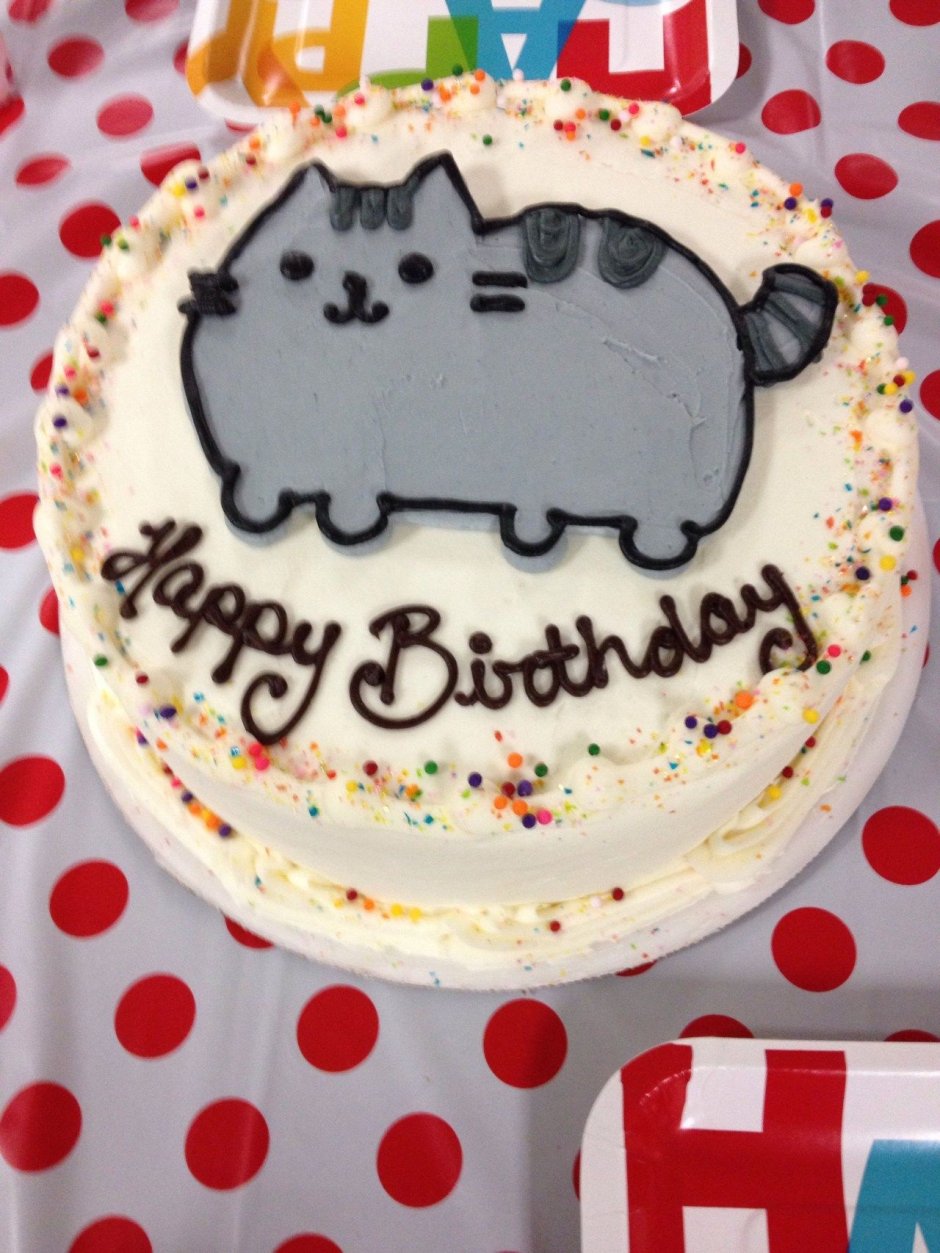 Кот Пушин с тортом с днем рождения