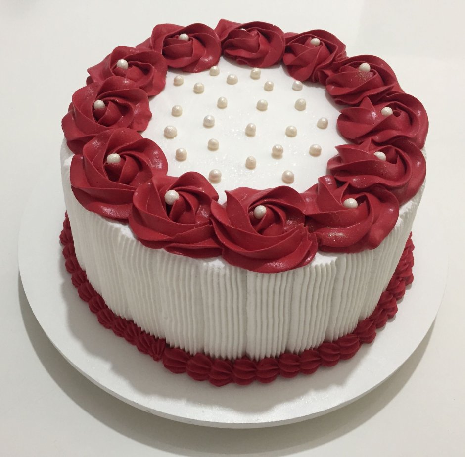 Украшение красного торта