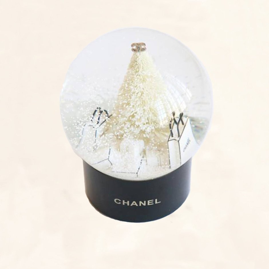 Снежный шар Шанель