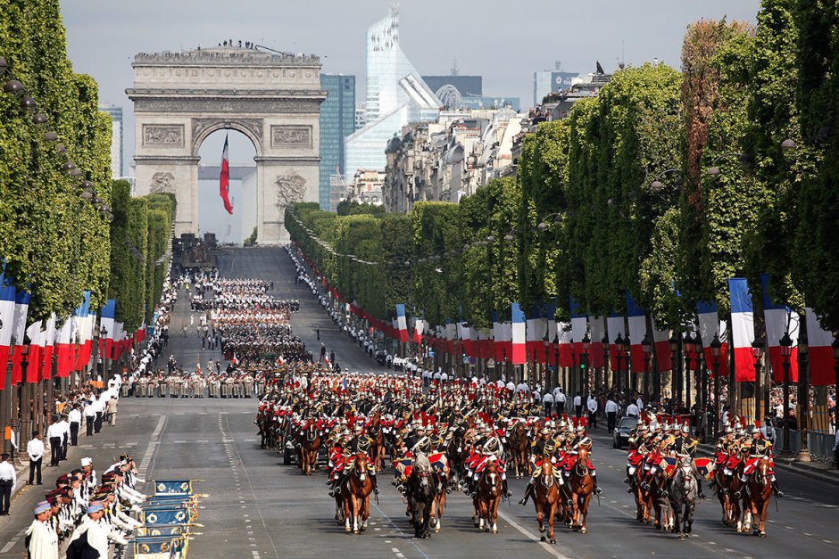 Праздник день взятия Бастилии во Франции