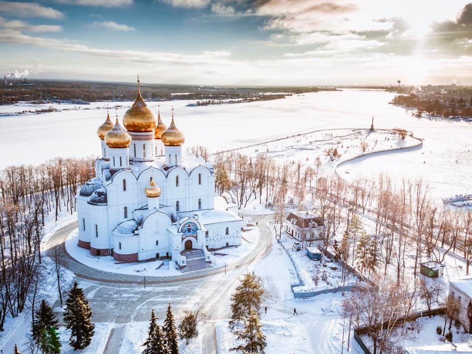 Успенский собор Ярославль зимой