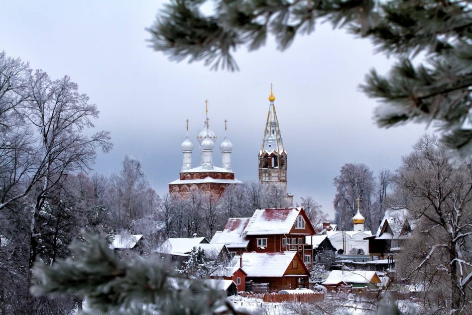 Деревня православный храм зима