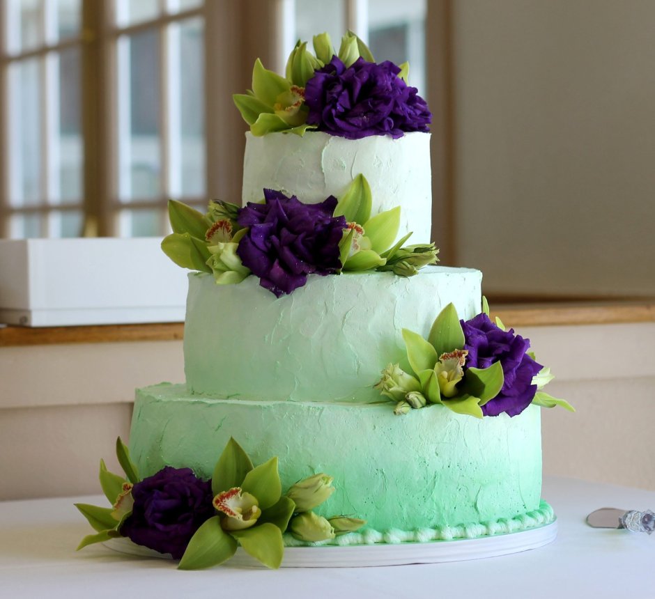 Свадебный торт в зеленых тонах