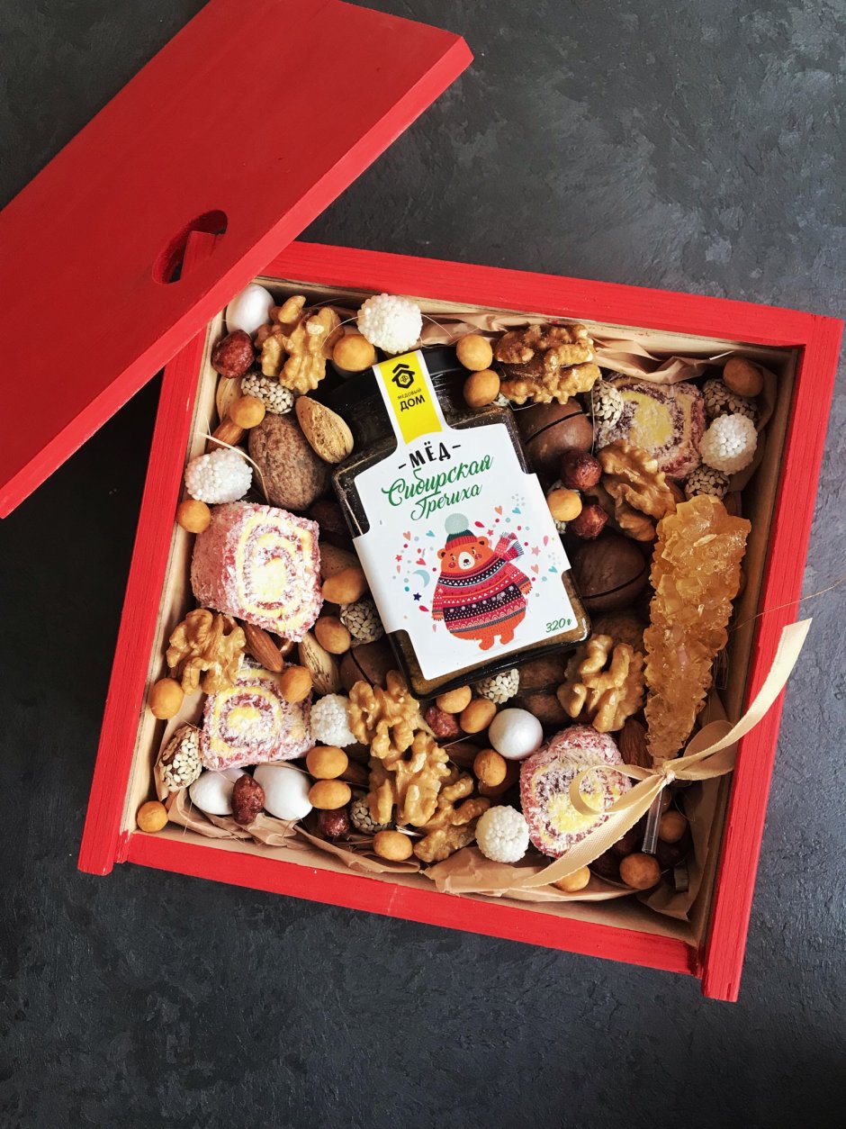 Подарочные коробки с орешками