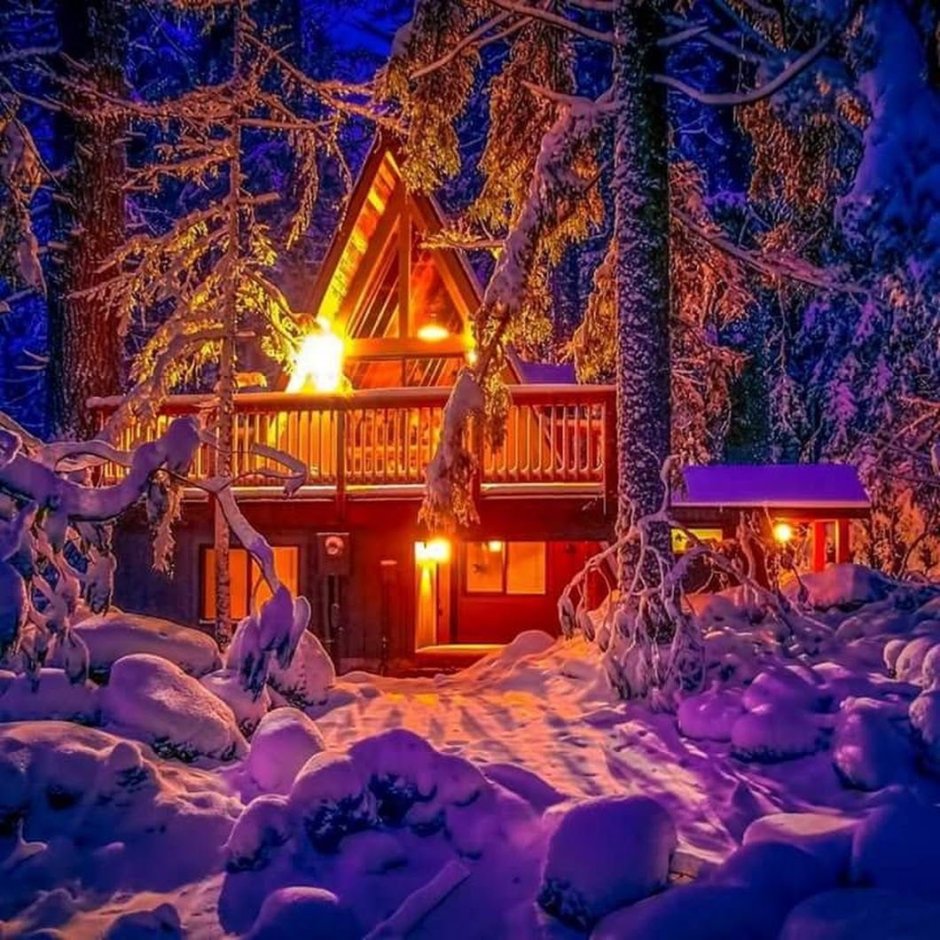 Уютный домик зимой