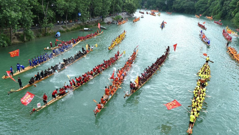 Праздник драконьих лодок в Гуйчжоу