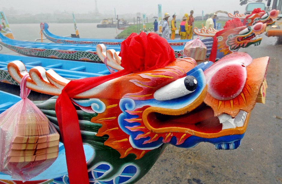 Праздник драконьих лодок в Китае