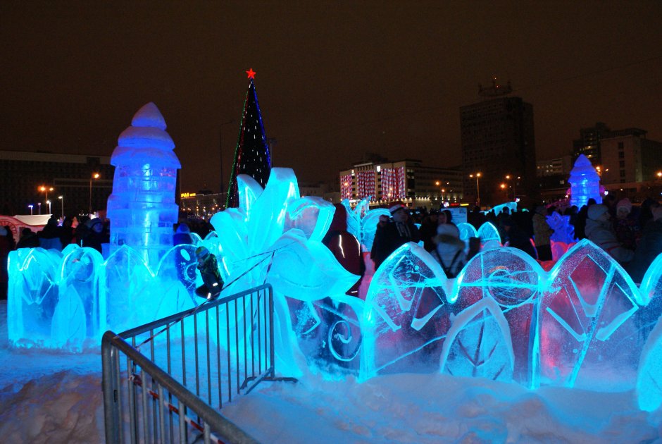 Елка Новогодняя в Оренбурге на площади Ленина
