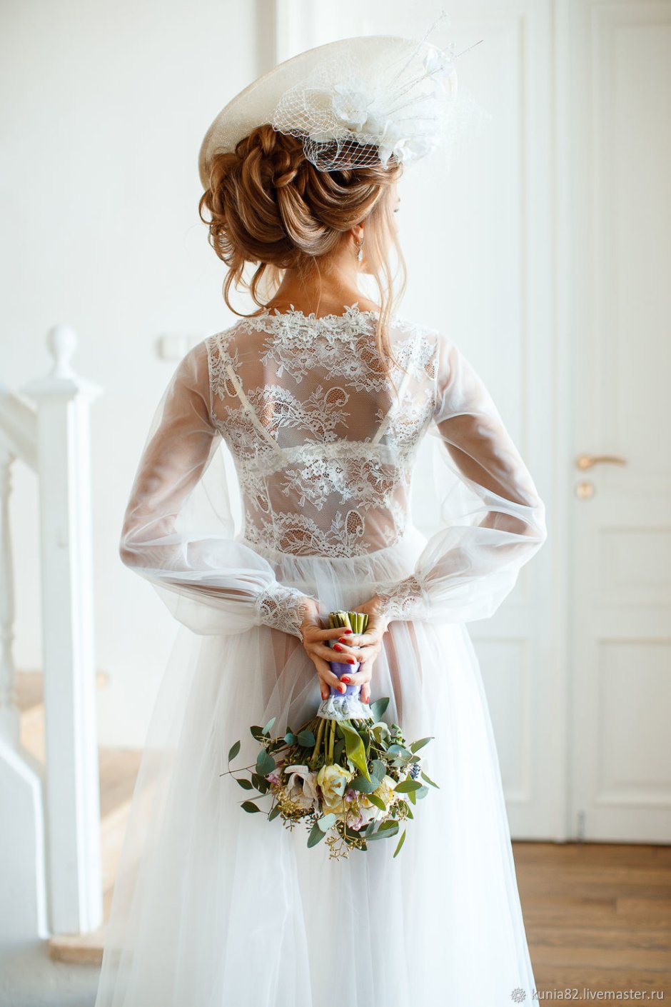 Свадебный костюм для невесты