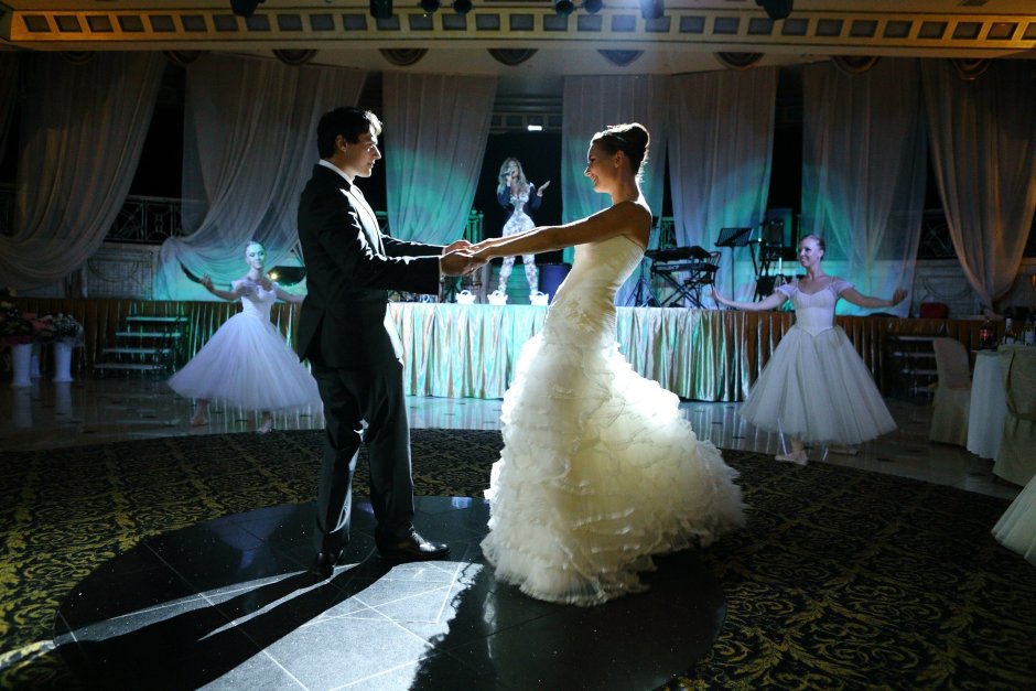 Танец жениха и невесты