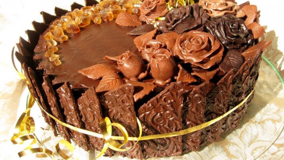 Торт из шоколада с орехами