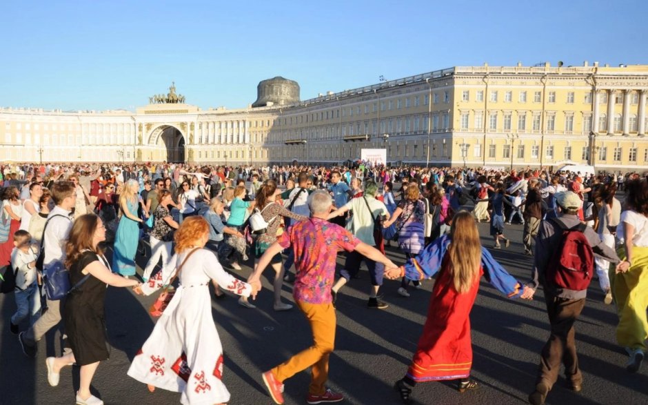 Хороводы мира в Санкт-Петербурге