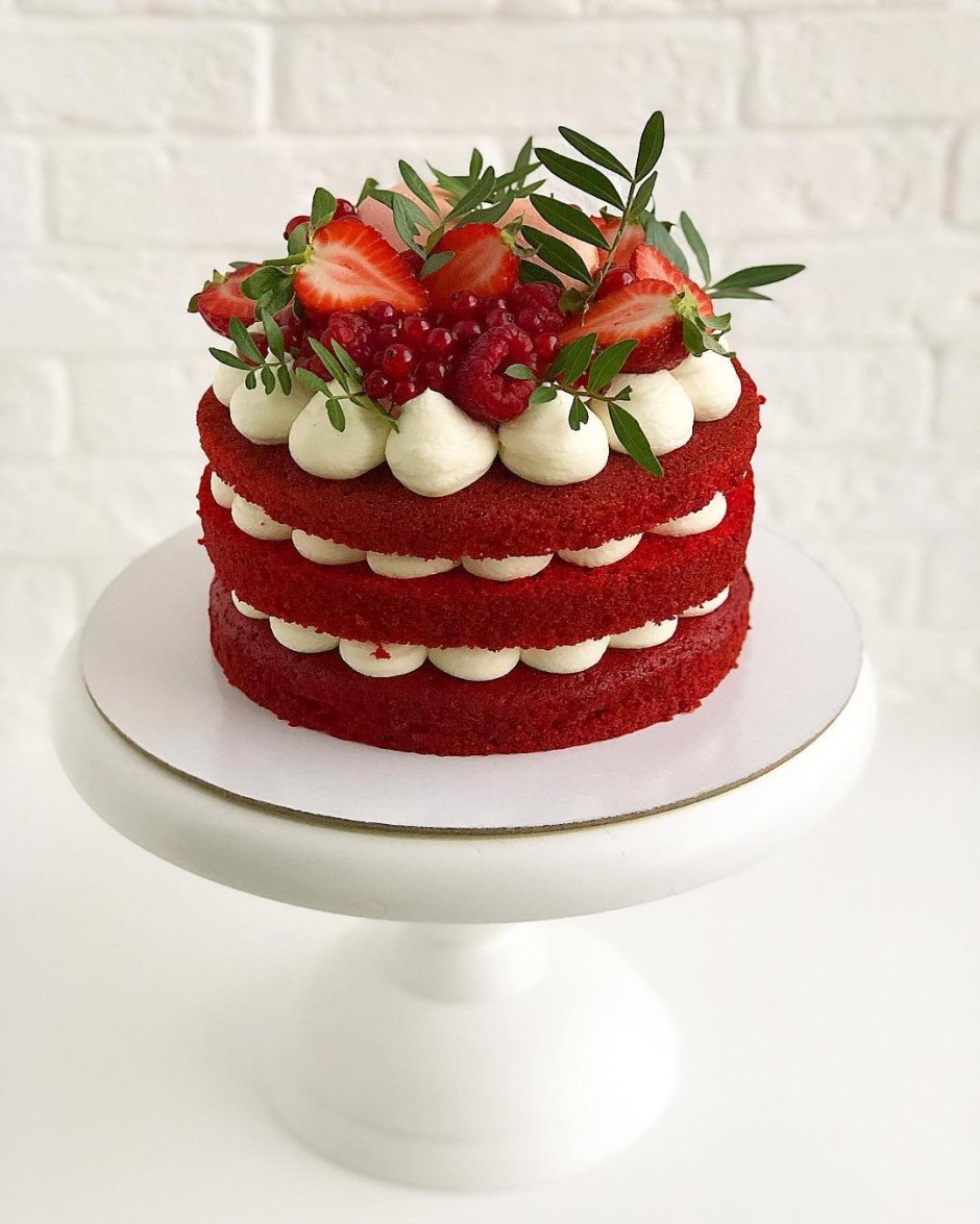 Торты без ягод и фруктов в декоре