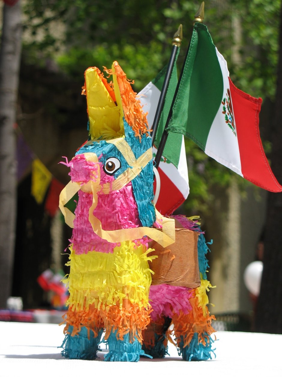 Традиции в Мексике Пиньята