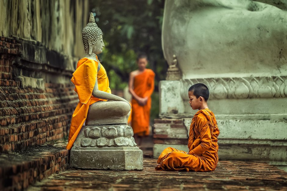 Будда Тхеравада и махаяна
