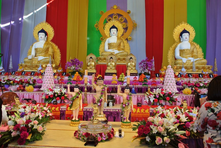 Праздник весак в буддизме