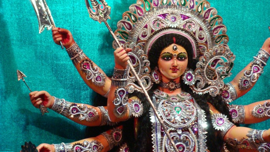 Индуистская многорукая богиня