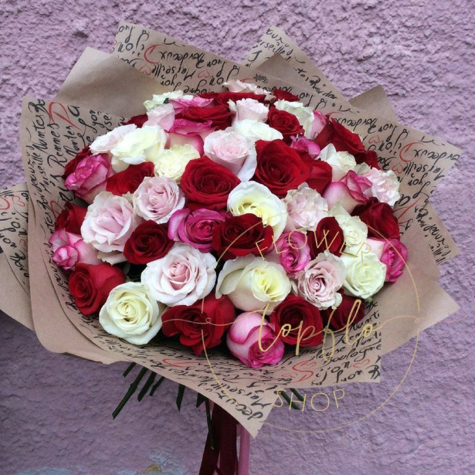 Красивый букет из розовых роз