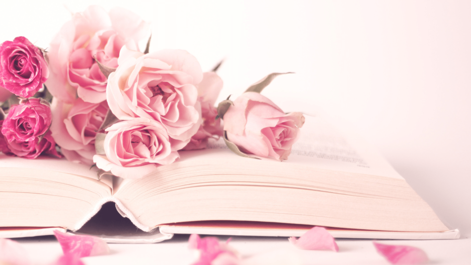 Розовые пионы и книга