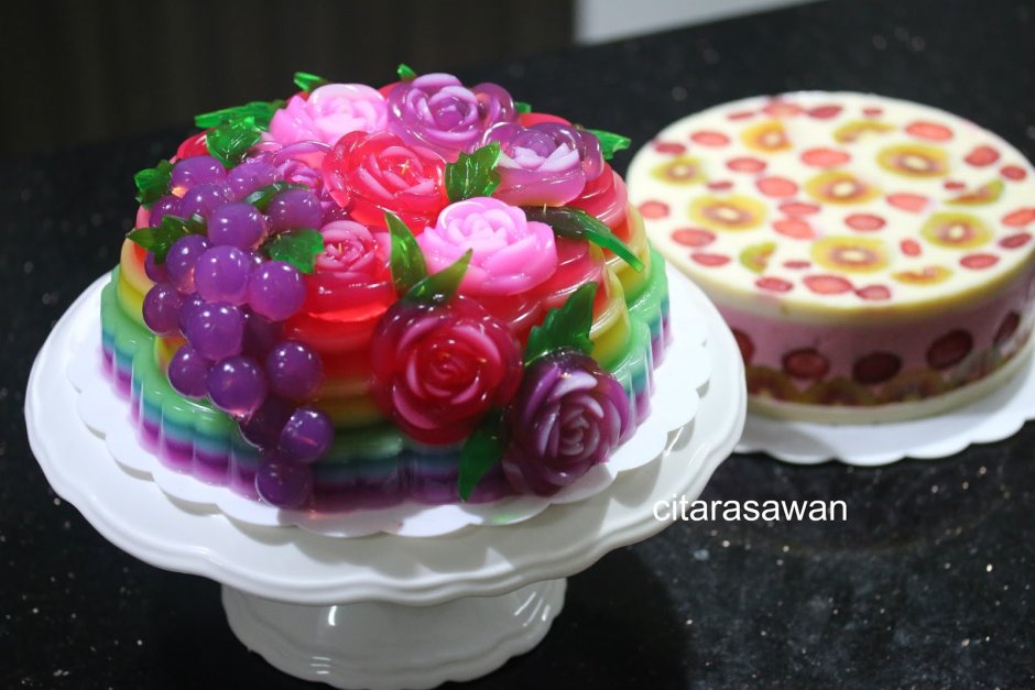 Декор торта желейными шариками