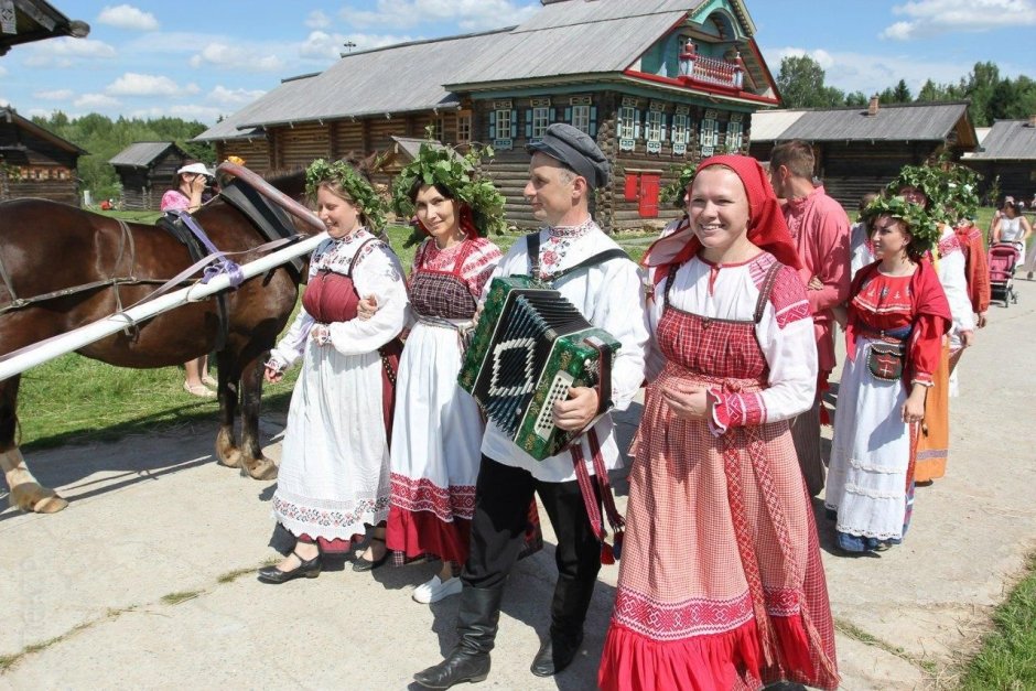 Народные гуляния в деревне