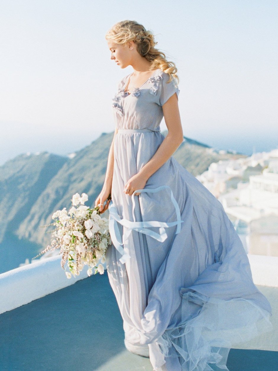 Невеста в бирюзовом платье