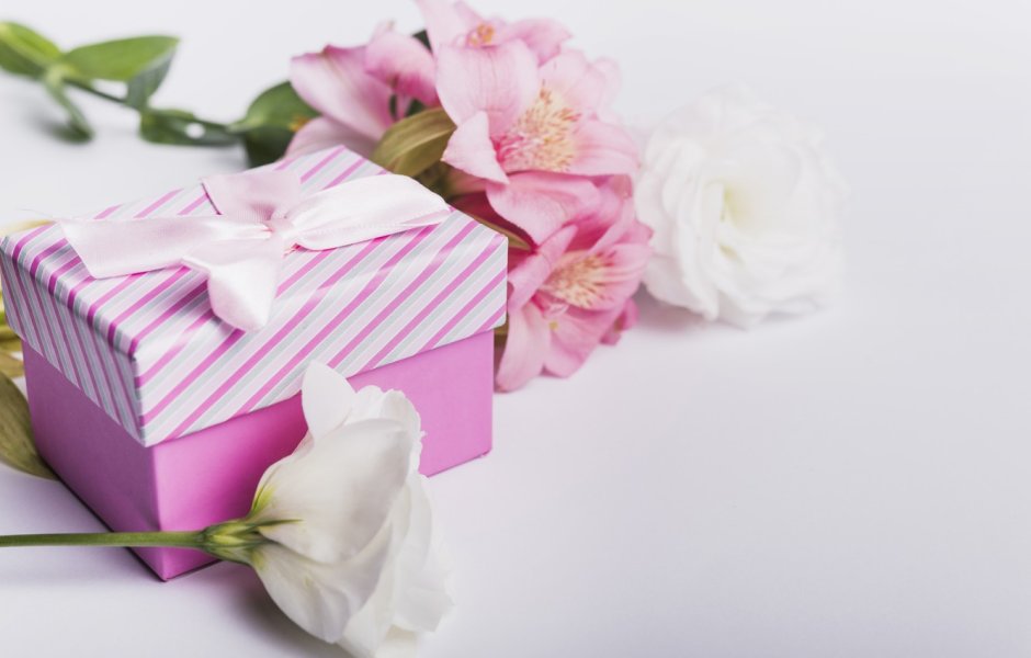 Подарочная коробка «цветы»
