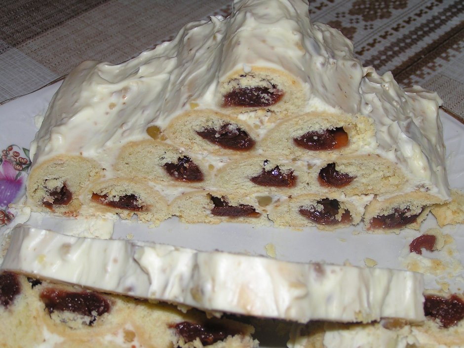 Торт Монастырская изба с вишней