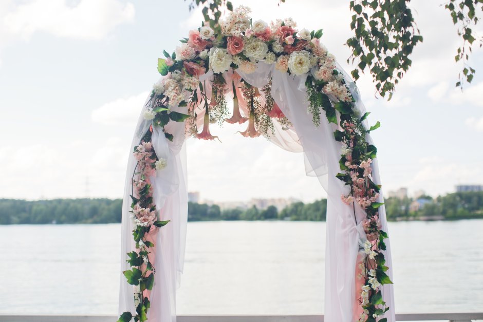 Необычные арки на свадьбу