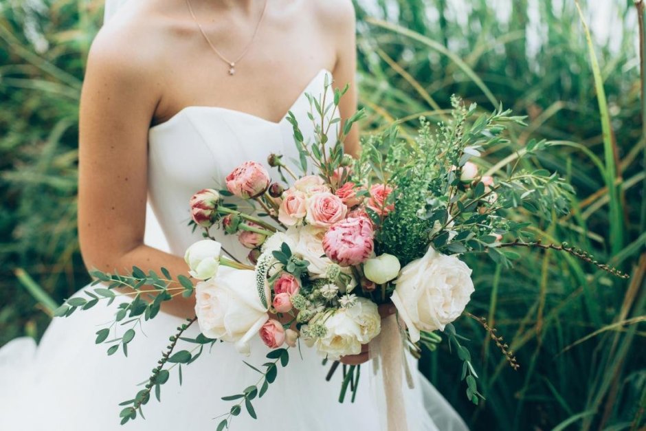 Невеста с цветами